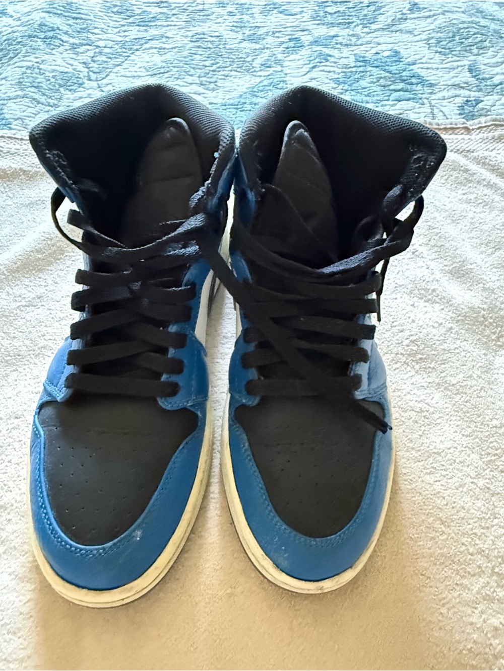 Nike Men’s Blue, White and Black high Top Sneakers